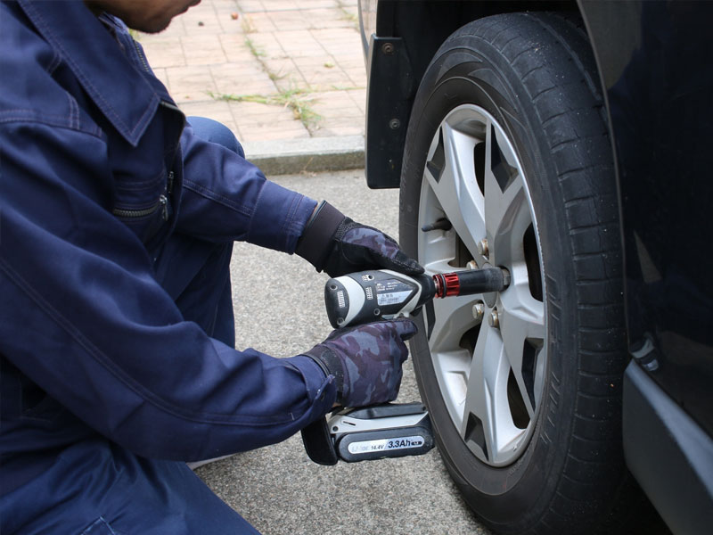 タイヤ交換・パンク